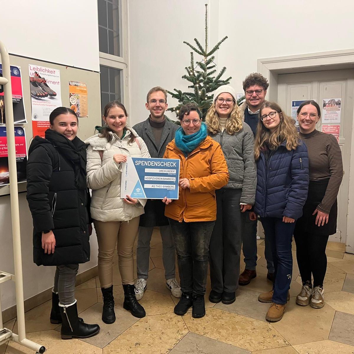 Spendenübergabe ag.theo
