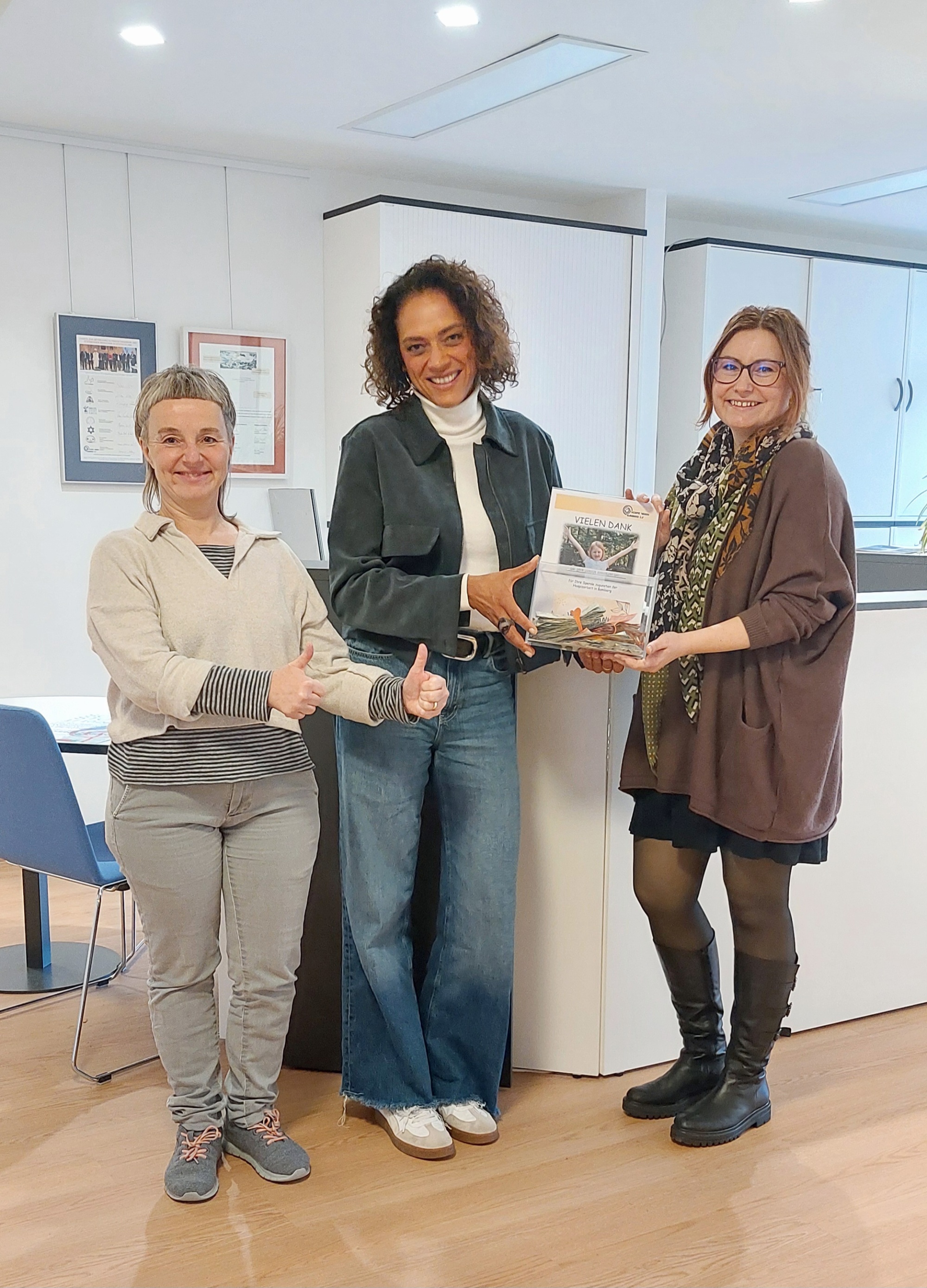 Spendenübergabe Silke Leikheim