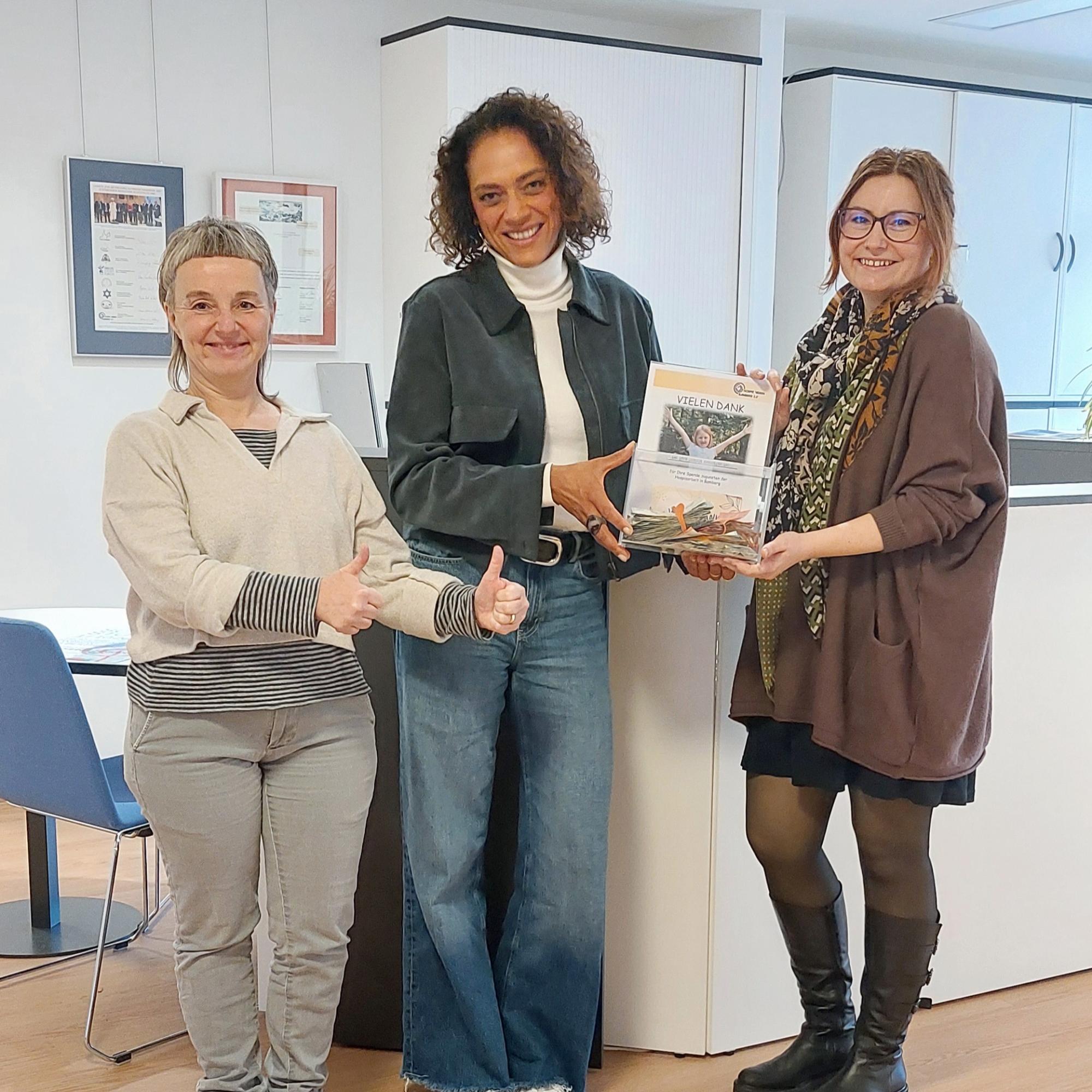 Spendenübergabe Silke Leikheim