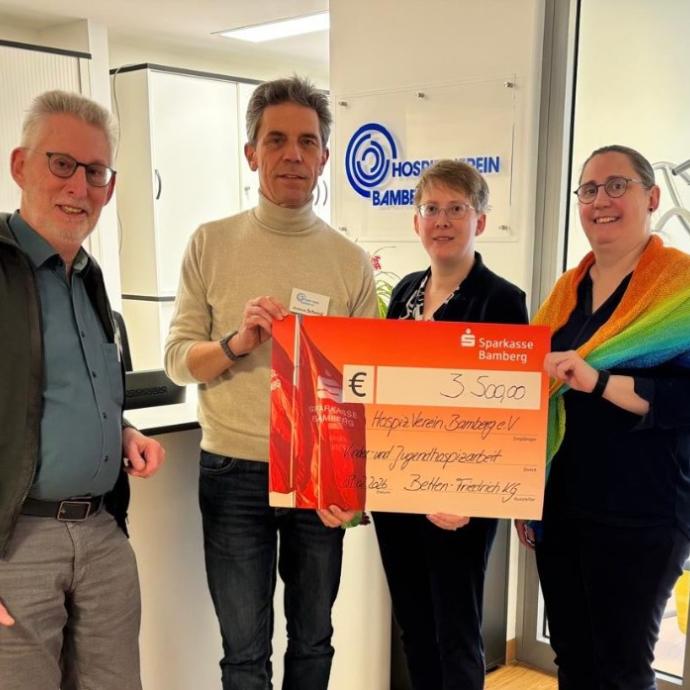 Spendenübergabe Betten Friedrich